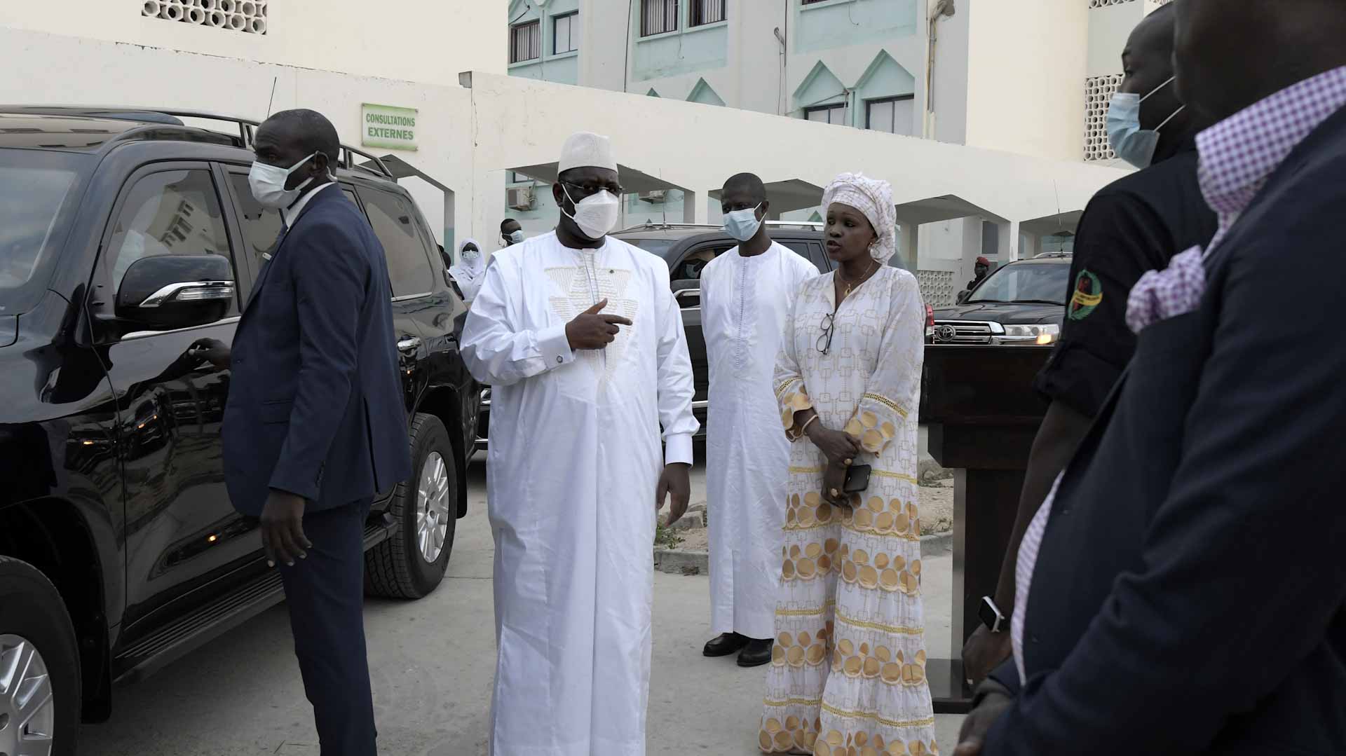 Image for the title: Senegal buries 11 babies after hospital fire 