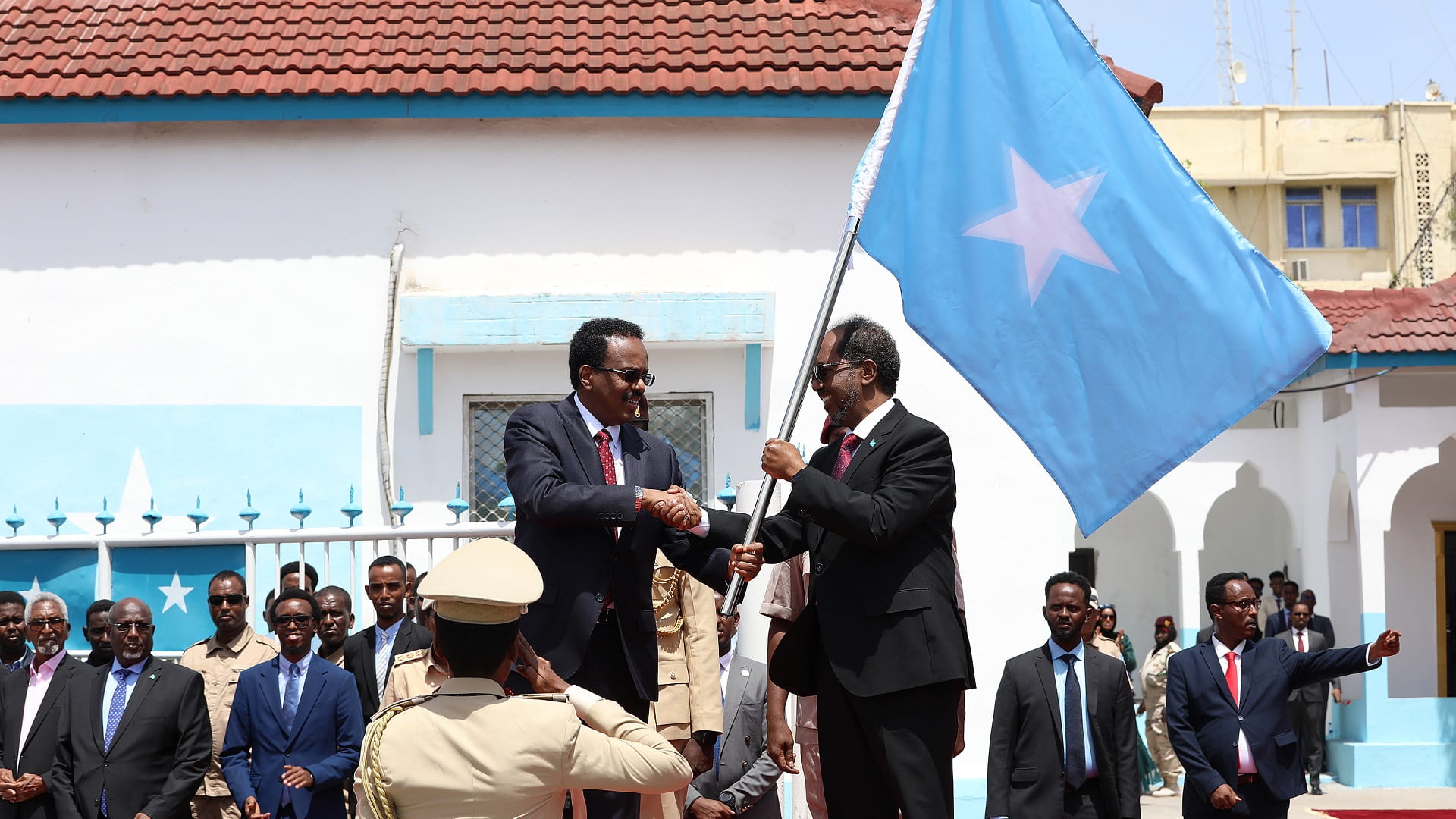 صورة بعنوان: الرئيس الصومالي الجديد يدعو للمصالحة مع عودة القوات الأميركية 