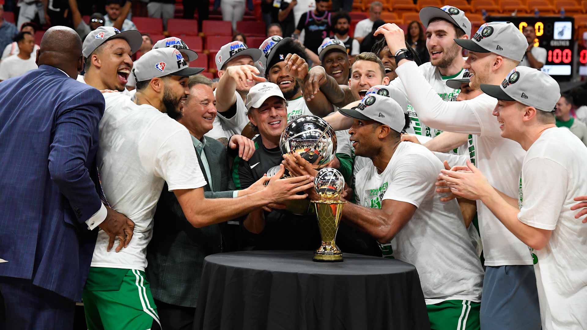 صورة بعنوان: بوسطن يتأهل لنهائي دوري كرة السلة الأميركي للمحترفين 