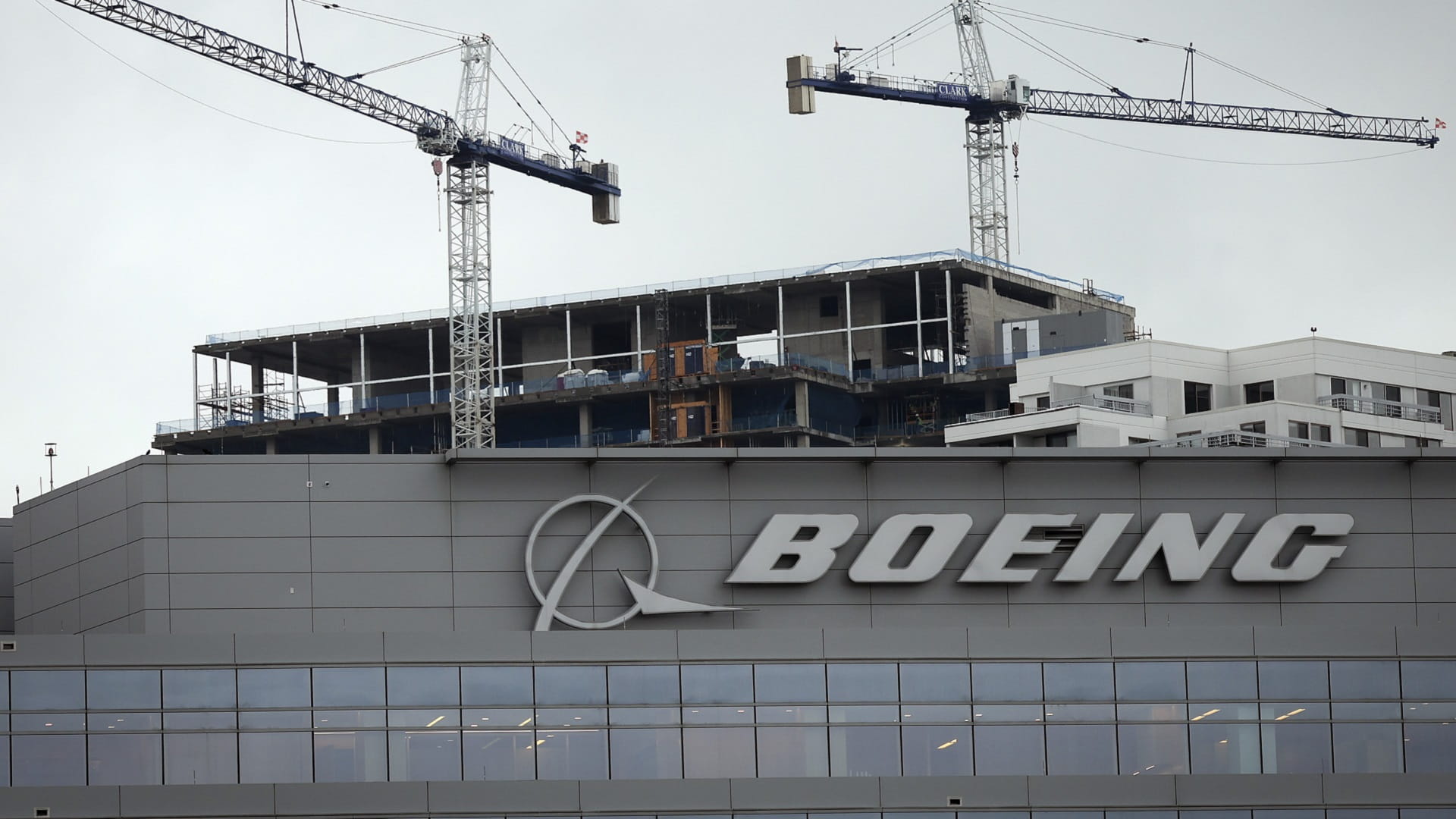 Image for the title: Norwegian to buy 50 Boeing 737 MAX, option for 30 more 