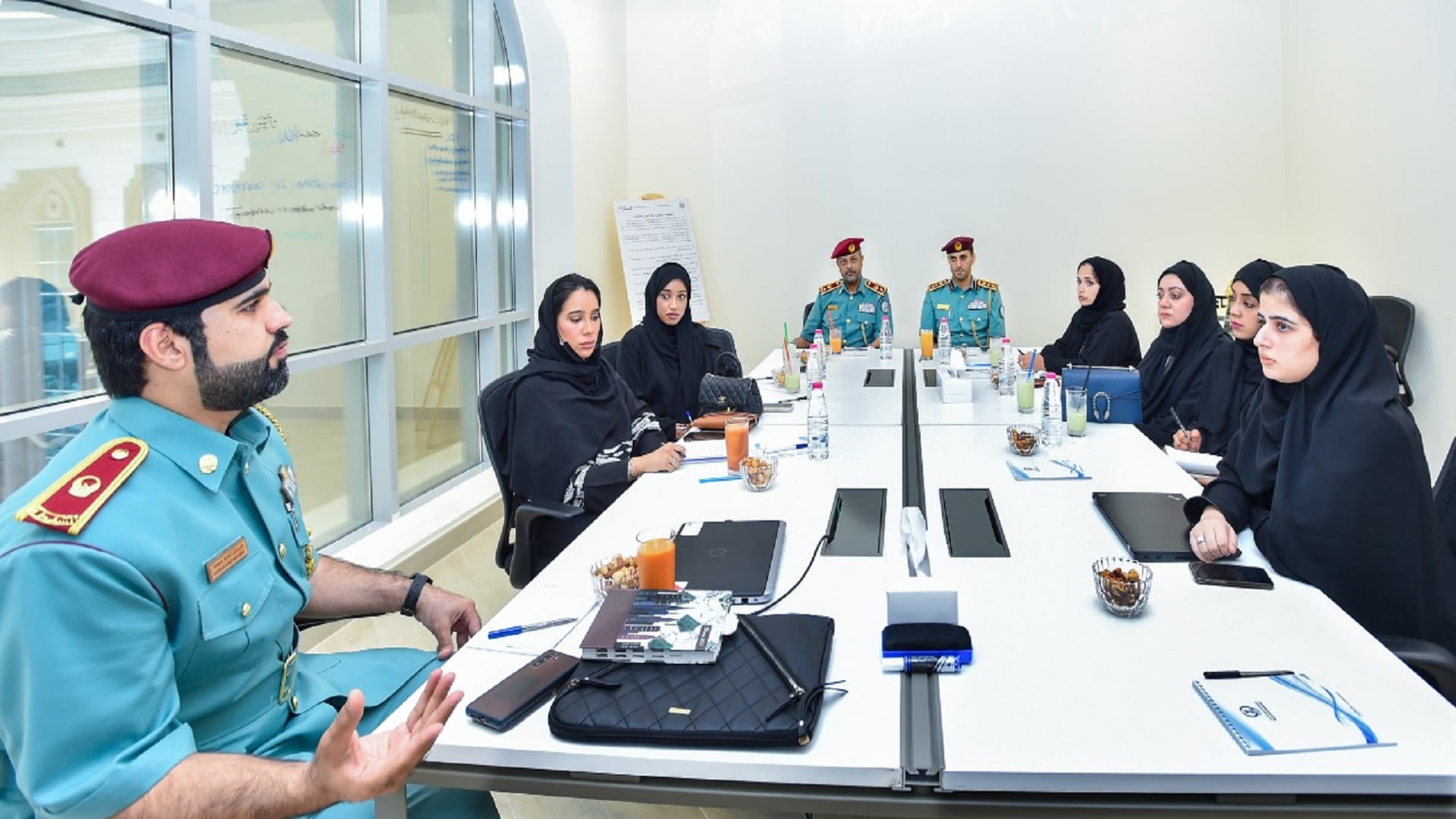 صورة بعنوان: شرطة الشارقة تستقبل وفداً من دائرة الخدمات الاجتماعية  