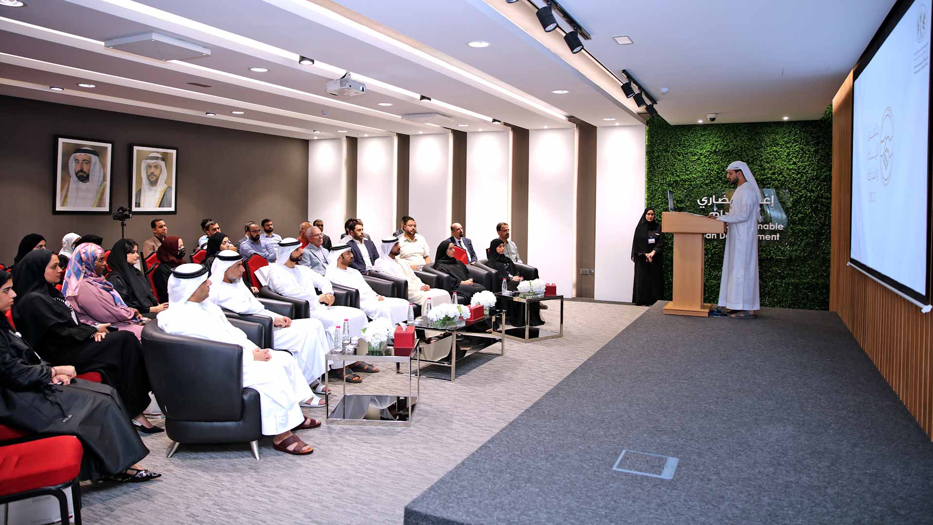 صورة بعنوان: "أشغال الشارقة" تلتقي الشركاء الاستراتيجيين من القطاع الخاص 