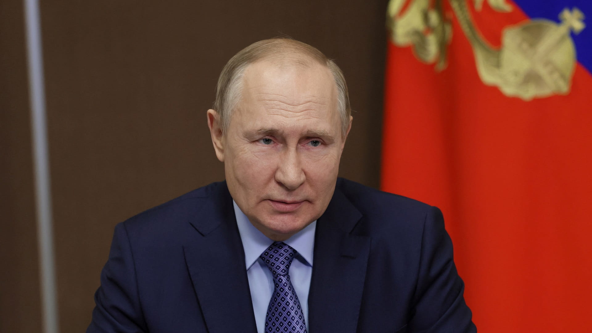 صورة بعنوان: بوتين يدعو إلى تحديث الأسلحة العسكرية الروسية 