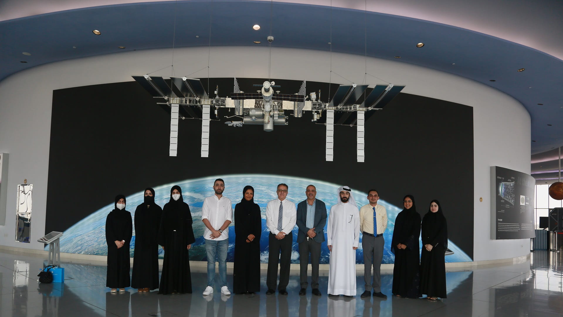 صورة بعنوان: كهرباء الشارقة تبحث التعاون العلمي مع "أكاديمية علوم الفضاء" 