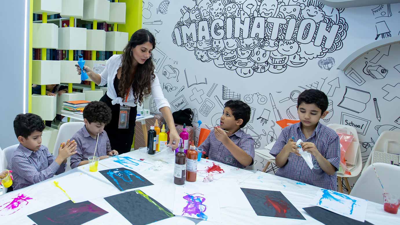 Image for the title: No limitations to creativity at Thread Painting workshop at SIBF 