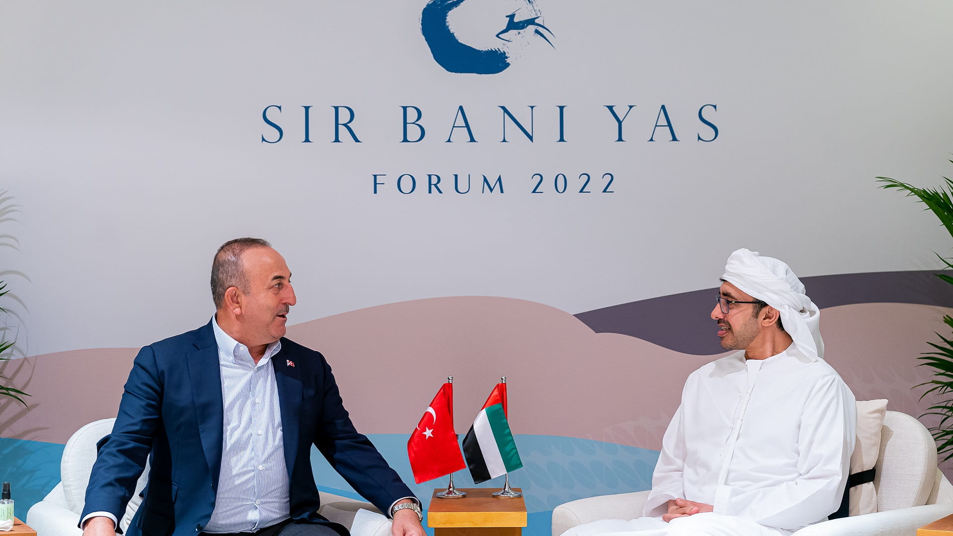 Image for the title: Abdullah bin Zayed receives Turkish FM in Abu Dhabi 
