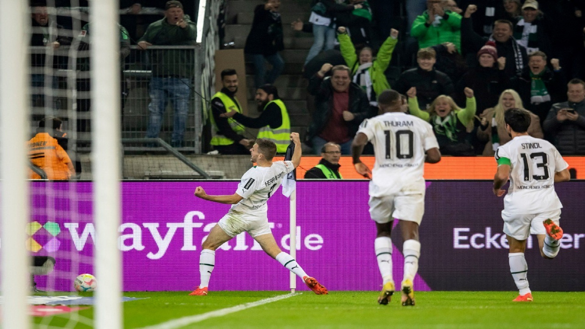 صورة بعنوان: مونشنغلادباخ يقسو على شتوتغارت في الدوري الألماني  