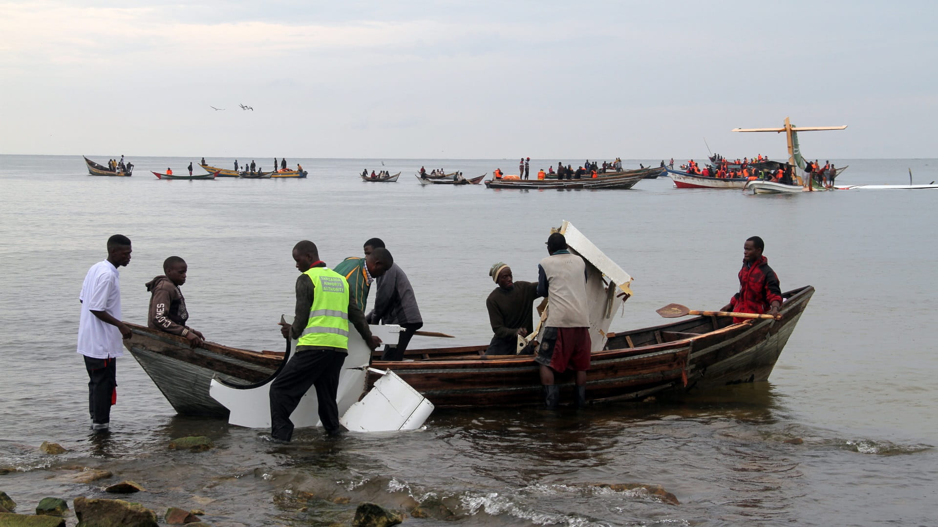 Image for the title: Death toll from Tanzania plane crash jumps to 19 