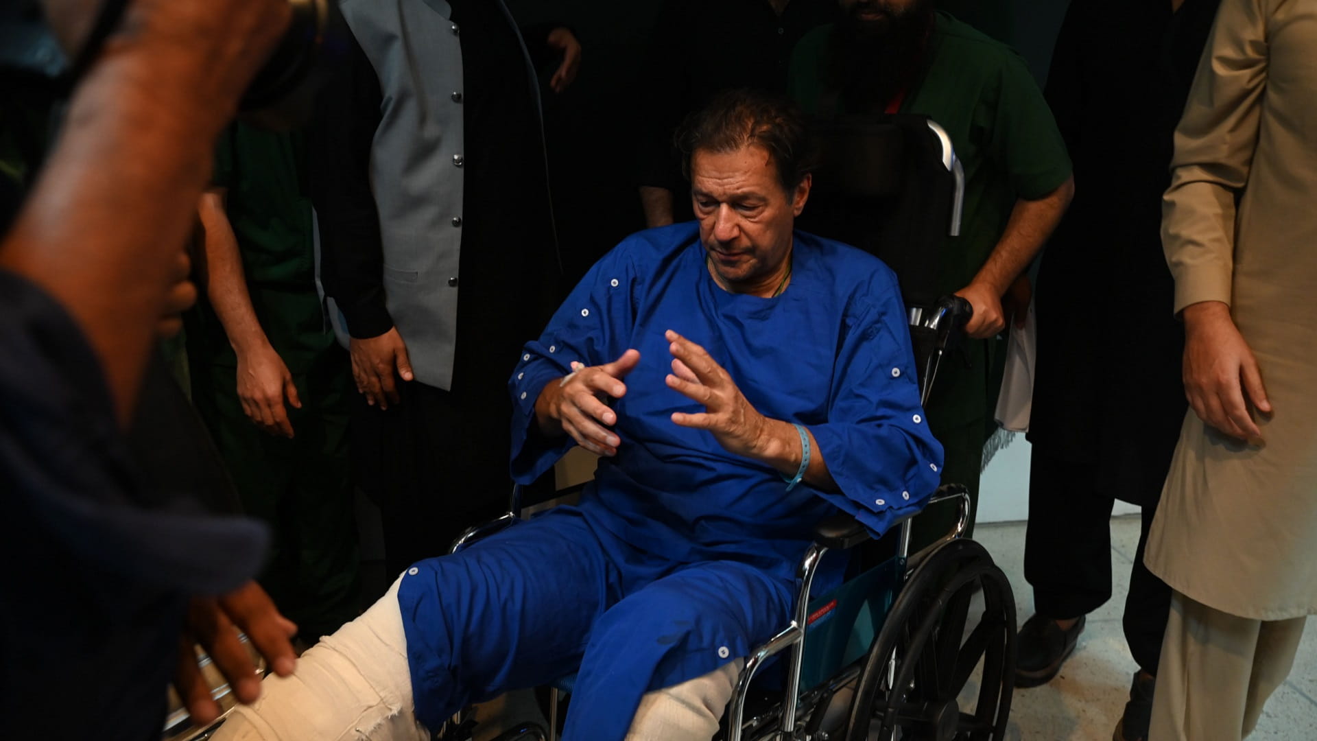 Image for the title: Pakistan ex-PM Imran Khan leaves hospital after attack 