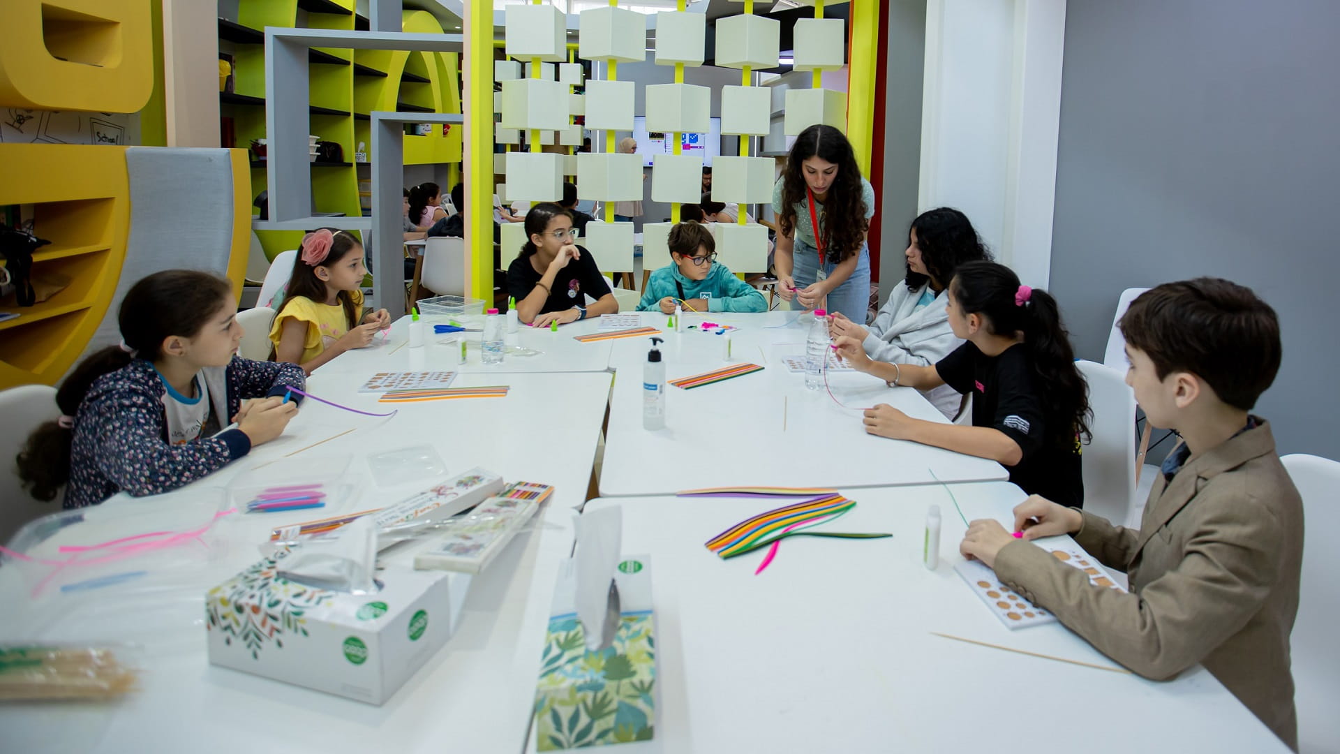 Image for the title: Intricate paper rolling technique inspires creativity at SIBF22 