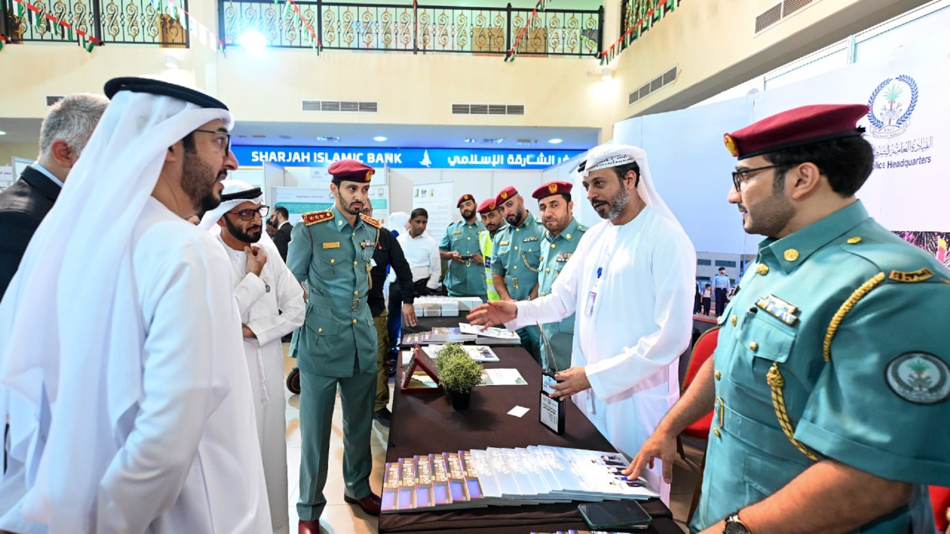 صورة بعنوان: شرطة الشارقة تشارك في معرض التوعية الصحية والبيئية السنوي 
