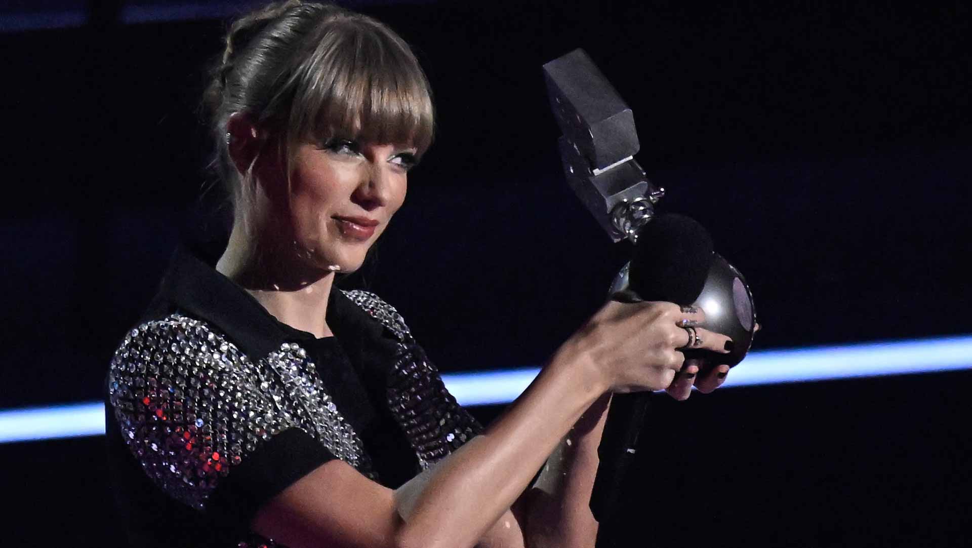 صورة بعنوان: تايلور سويفت تنال نصيب الأسد في جوائز إم.تي.في للموسيقي الأوروبية 