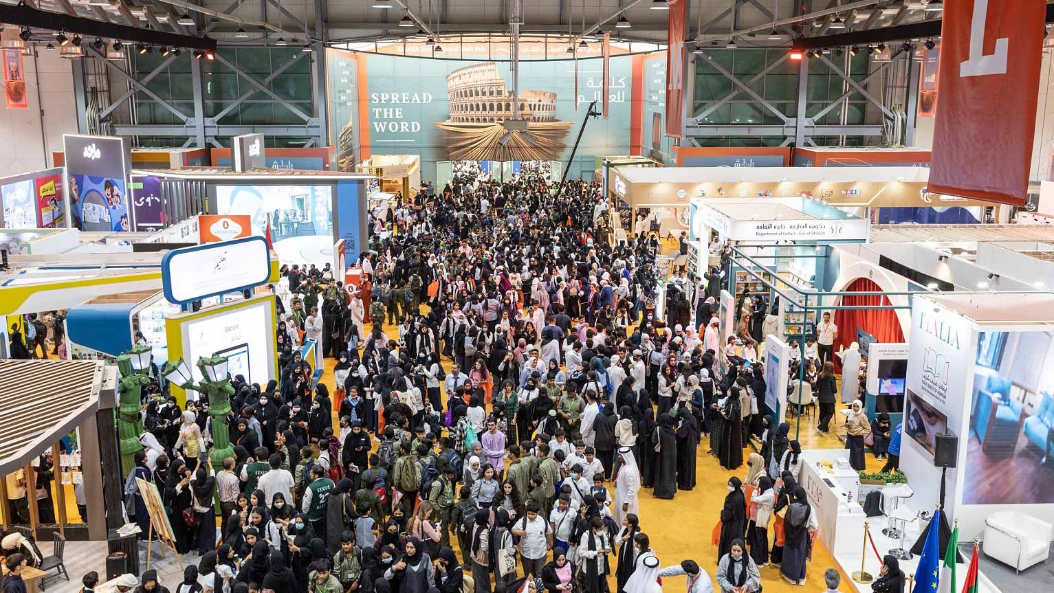 صورة بعنوان: 2.17 مليون زائر يوجهون "كلمة للعالم" في ختام "الشارقة للكتاب" 