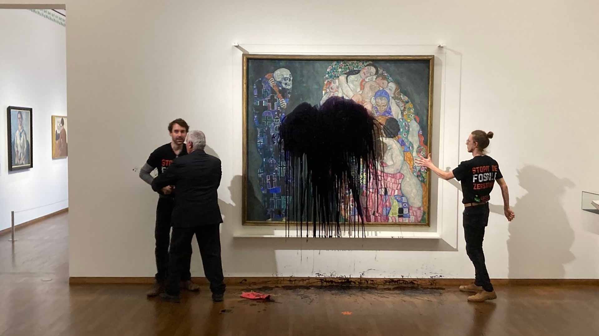 Image for the title: Vienna protesters spray a dark liquid on a Klimt masterpiece 