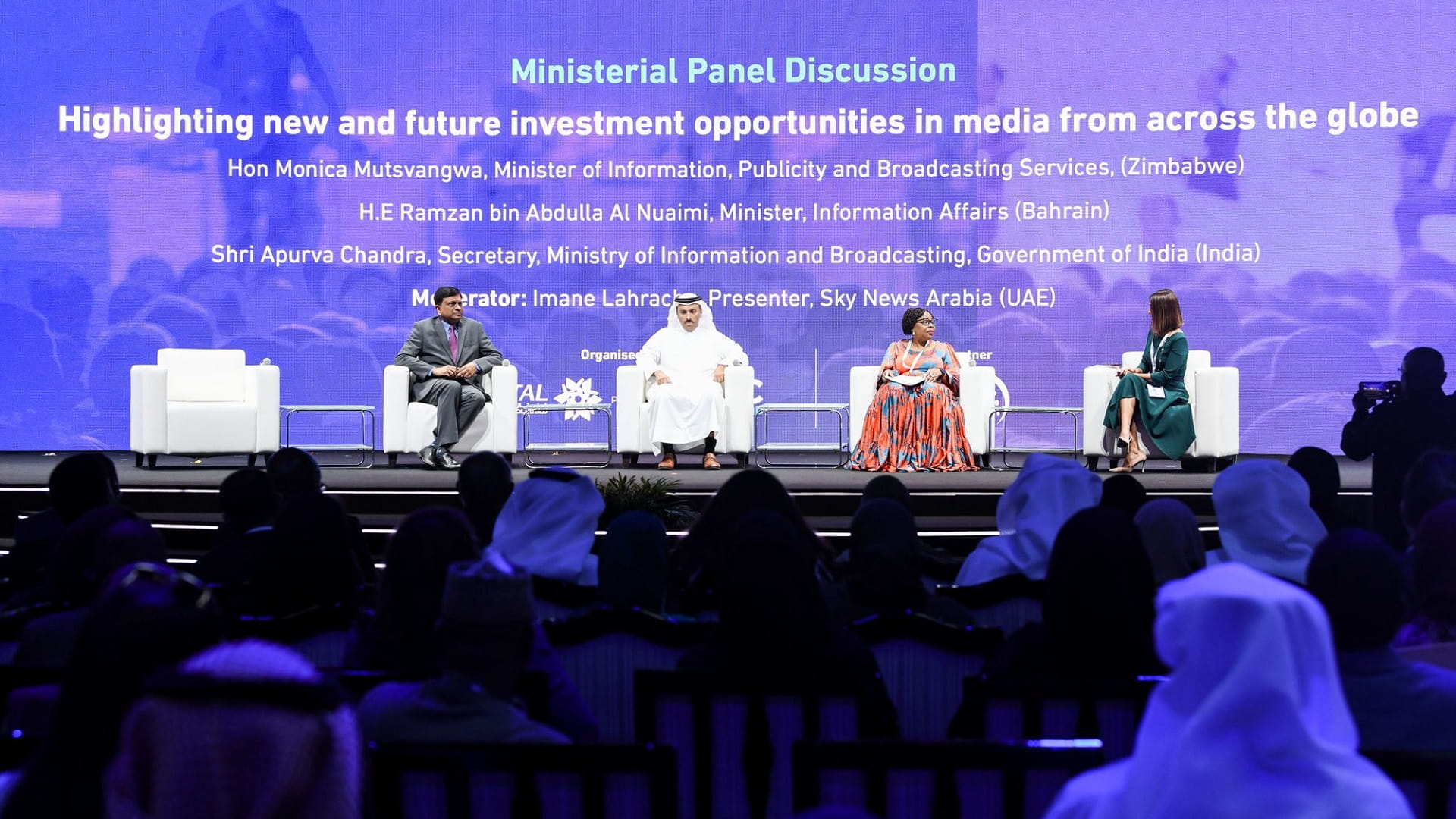 صورة بعنوان: ممثلو إفريقيا: الكونغرس العالمي للإعلام منصة للحلول والابتكارات 