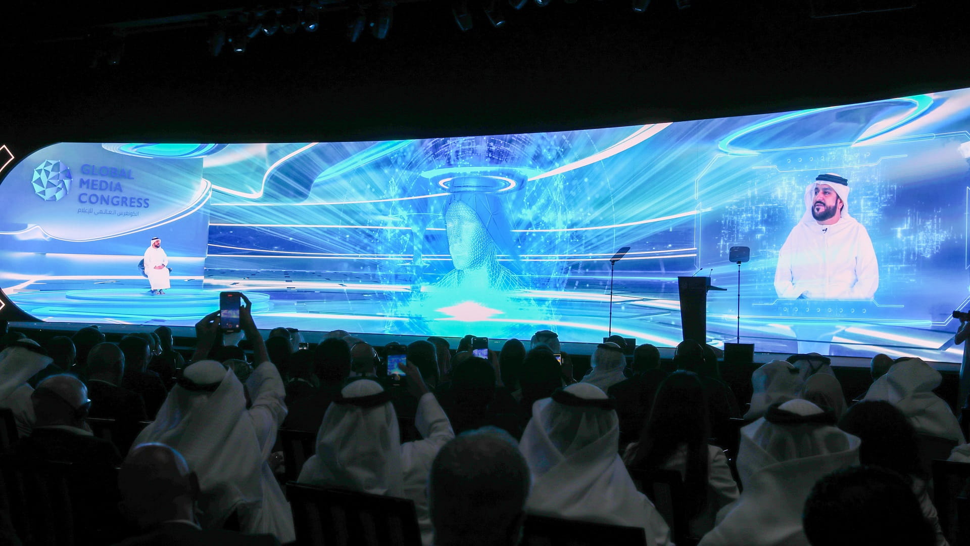 صورة بعنوان: الكونغرس العالمي للإعلام يشهد حواراً تفاعلياً لأول مذيع ميتافيرسي 