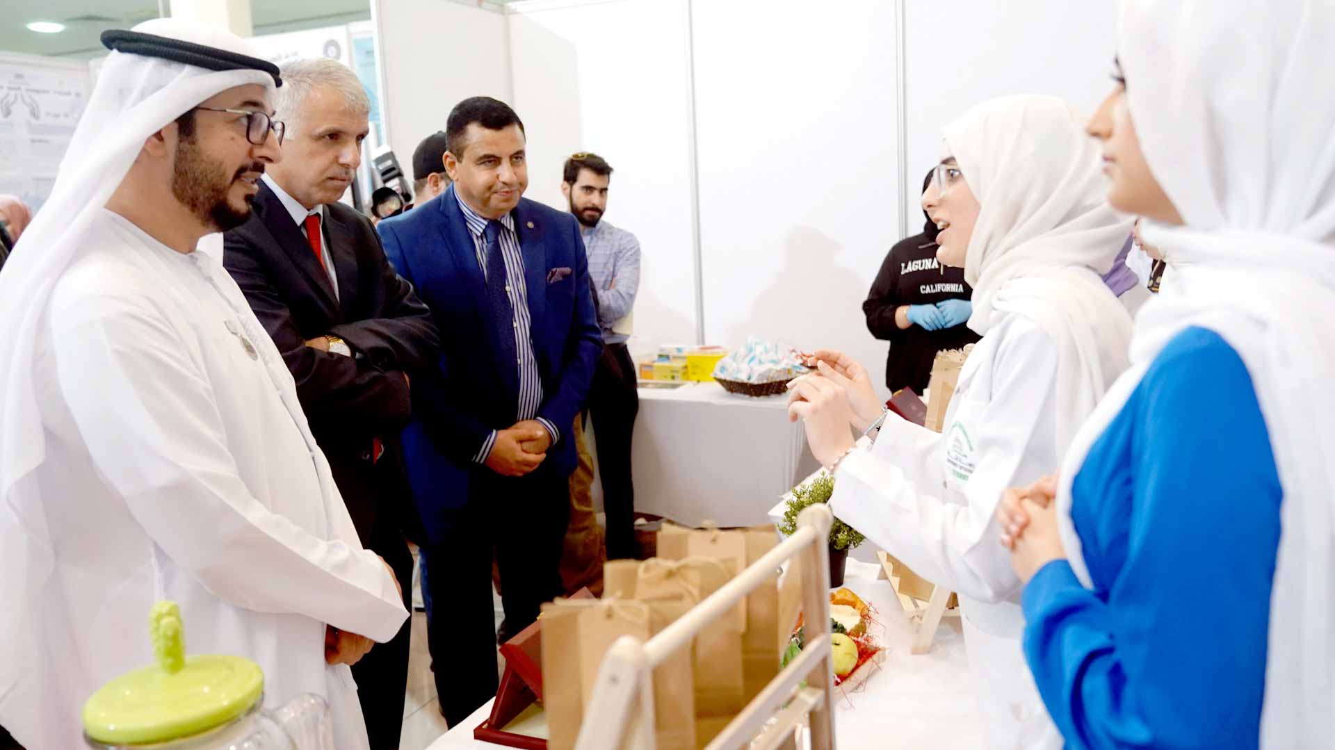 صورة بعنوان: جامعة الشارقة تطلق معرض التوعية الصحية والمجتمعية والبيئية السنوي 