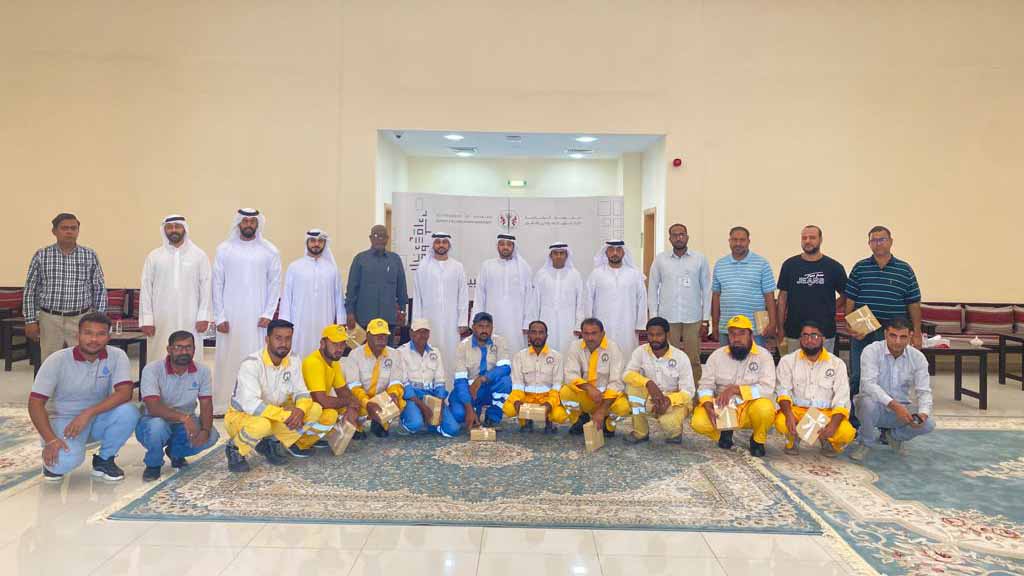 صورة بعنوان: مجلس الصبيحية بخورفكان يكرم الفئات المساندة في يوم التسامح 