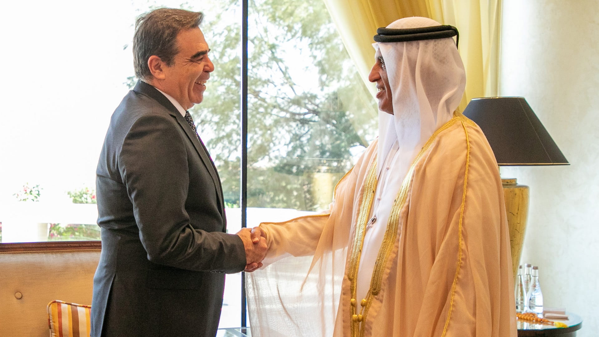 صورة بعنوان: سعود القاسمي يستقبل نائب رئيس مفوضية أوروبا وسفير الاتحاد الأوروبي 