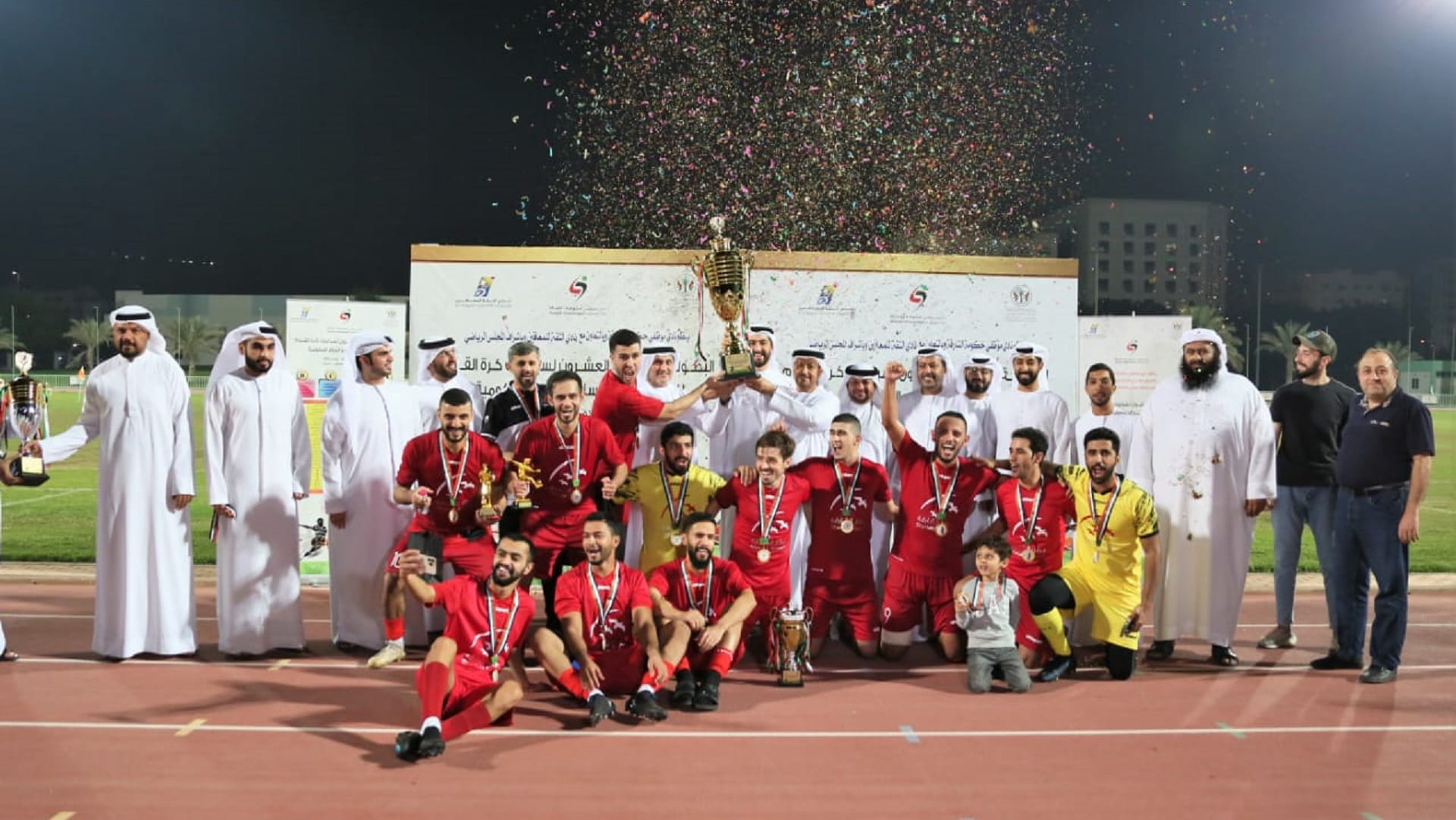 صورة بعنوان: "مطار الشارقة" يحلق بلقب المؤسسات الحكومية لكرة القدم  