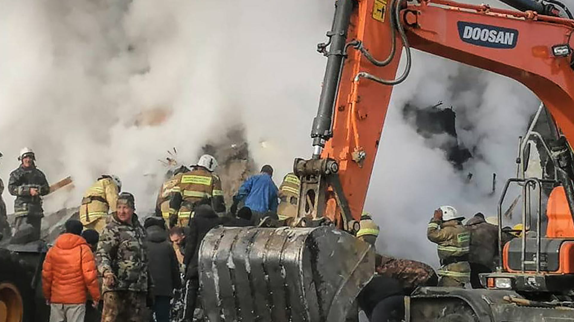 صورة بعنوان: مقتل 9 أشخاص إثر انفجار في مبنى سكني بأقصى شرق روسيا 