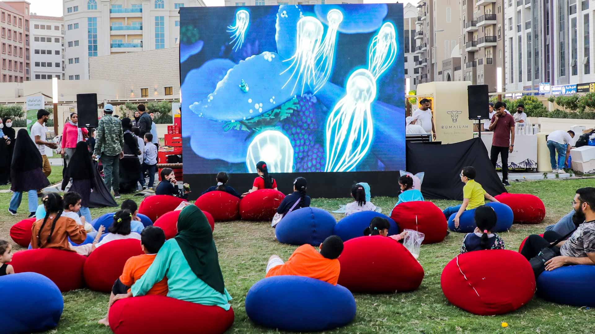 صورة بعنوان: "سياحة الشارقة" تحتفي بيوم الطفل العالمي بمبادرة "ابتسم"  