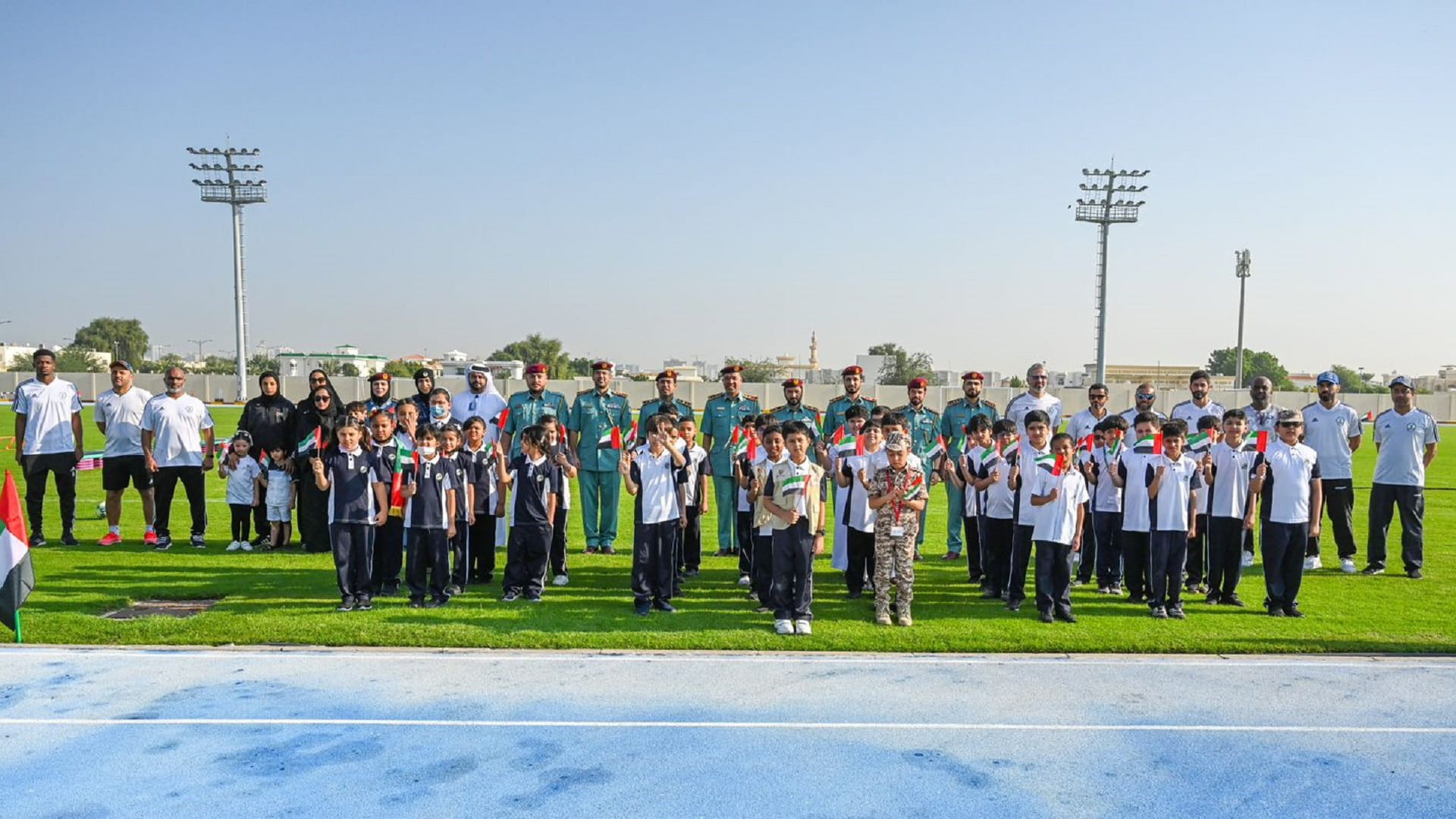 صورة بعنوان: نادي شرطة الشارقة ينظم يوماً رياضياً للطلاب احتفاءً باليوم الوطني 