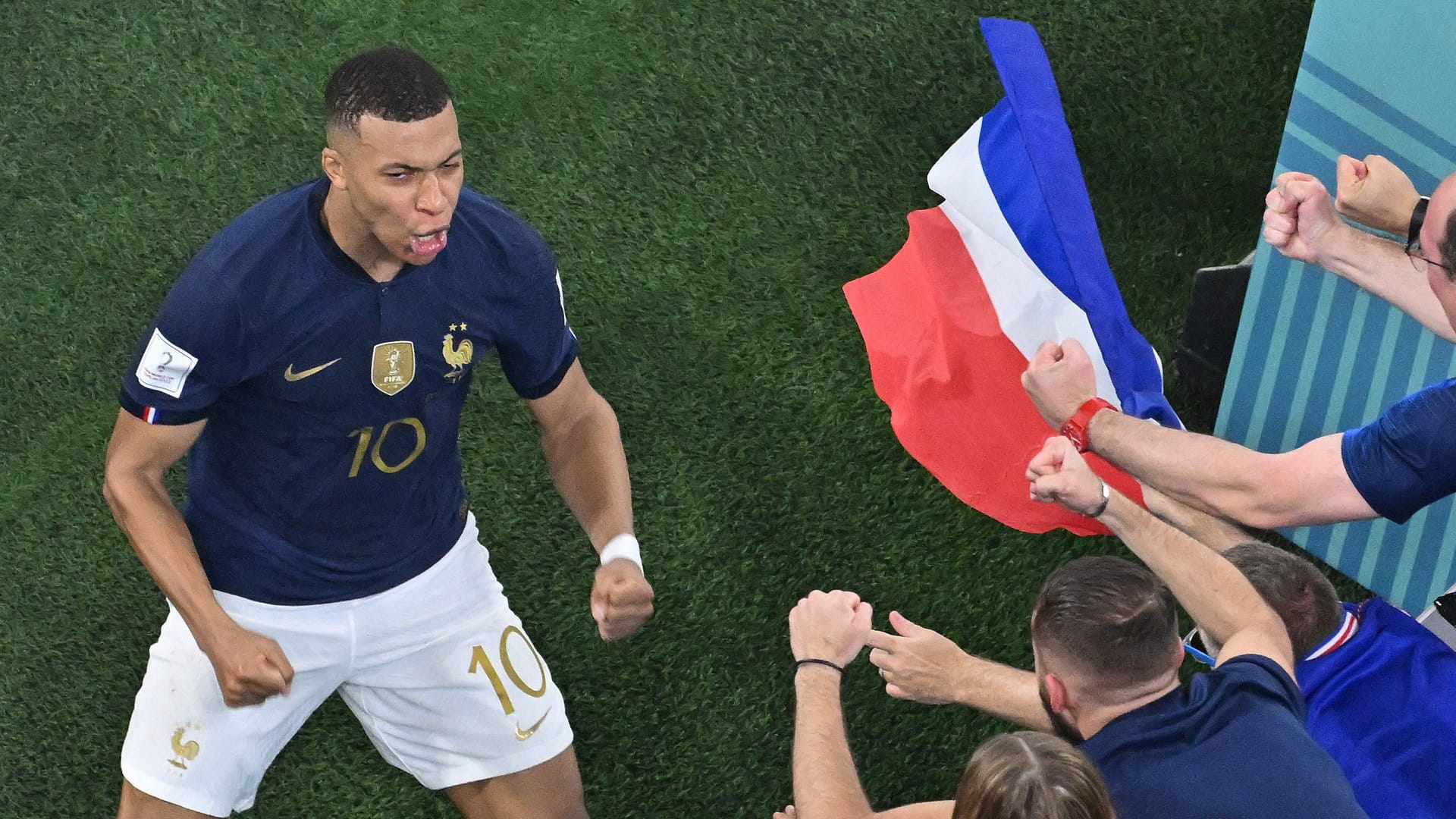 صورة بعنوان: منتخب فرنسا أول المتأهلين للدور الثاني في كأس العالم 