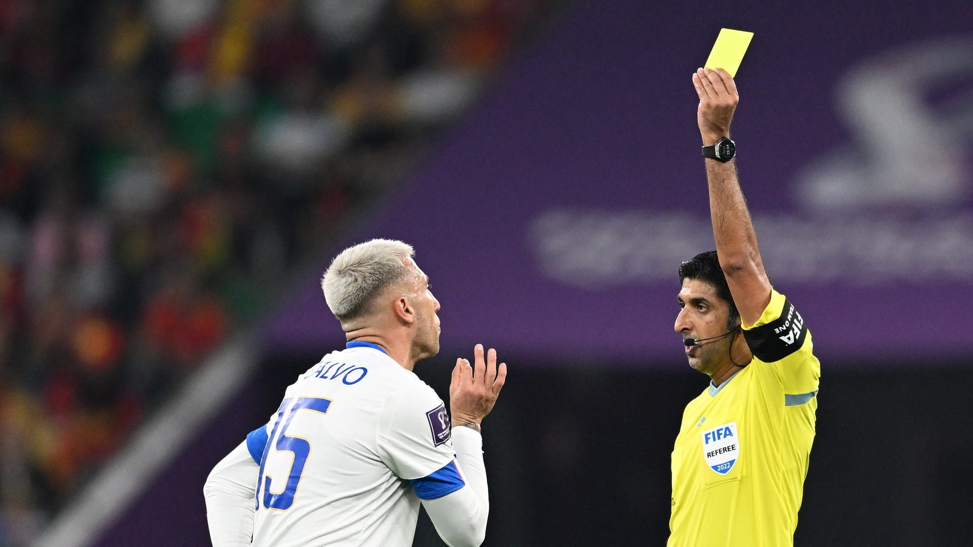 صورة بعنوان: صافرة إماراتية تدير مباراة الكاميرون وصربيا في المونديال 