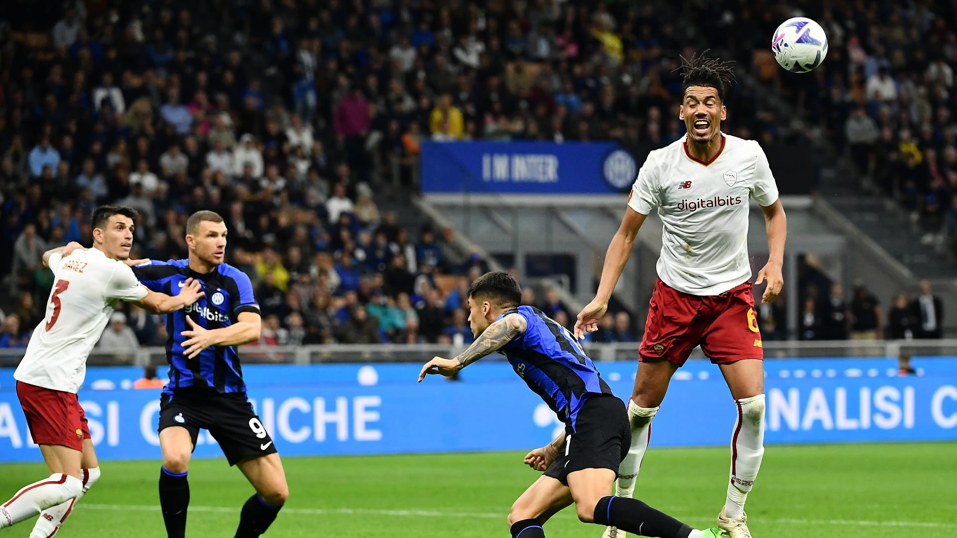 صورة بعنوان: روما يحسم قمة الجولة الثامنة على حساب إنتر ميلان بالدوري الإيطالي 