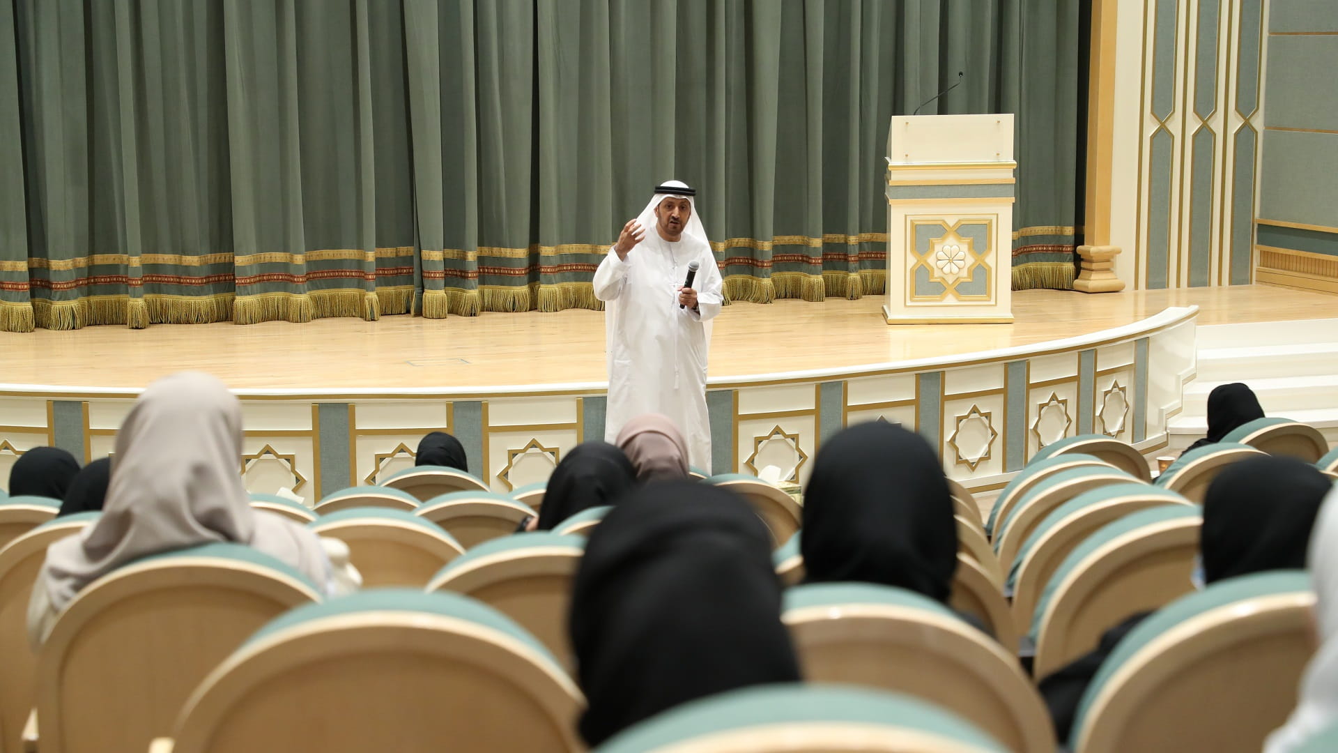 صورة بعنوان: موارد الشارقة تتيح الفرصة لـ 360 باحثاً للعمل ببنك دبي الإسلامي 