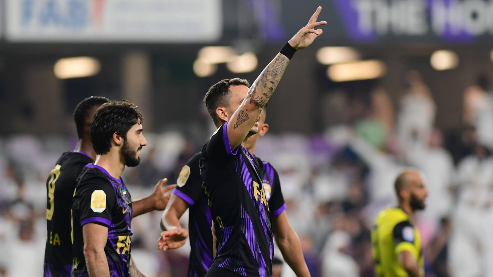 صورة بعنوان: في دوري أدنوك.. العين يعود للانتصارات بالفوز على اتحاد كلباء 