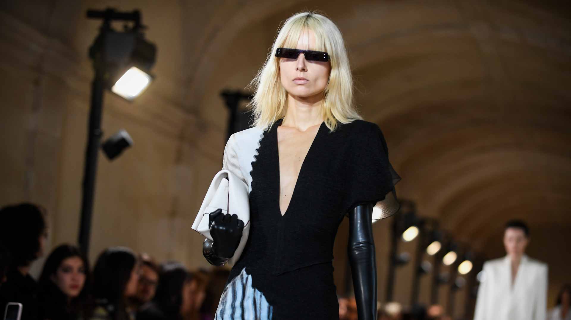 Image for the title: Victoria Beckham makes star-studded debut in Paris 