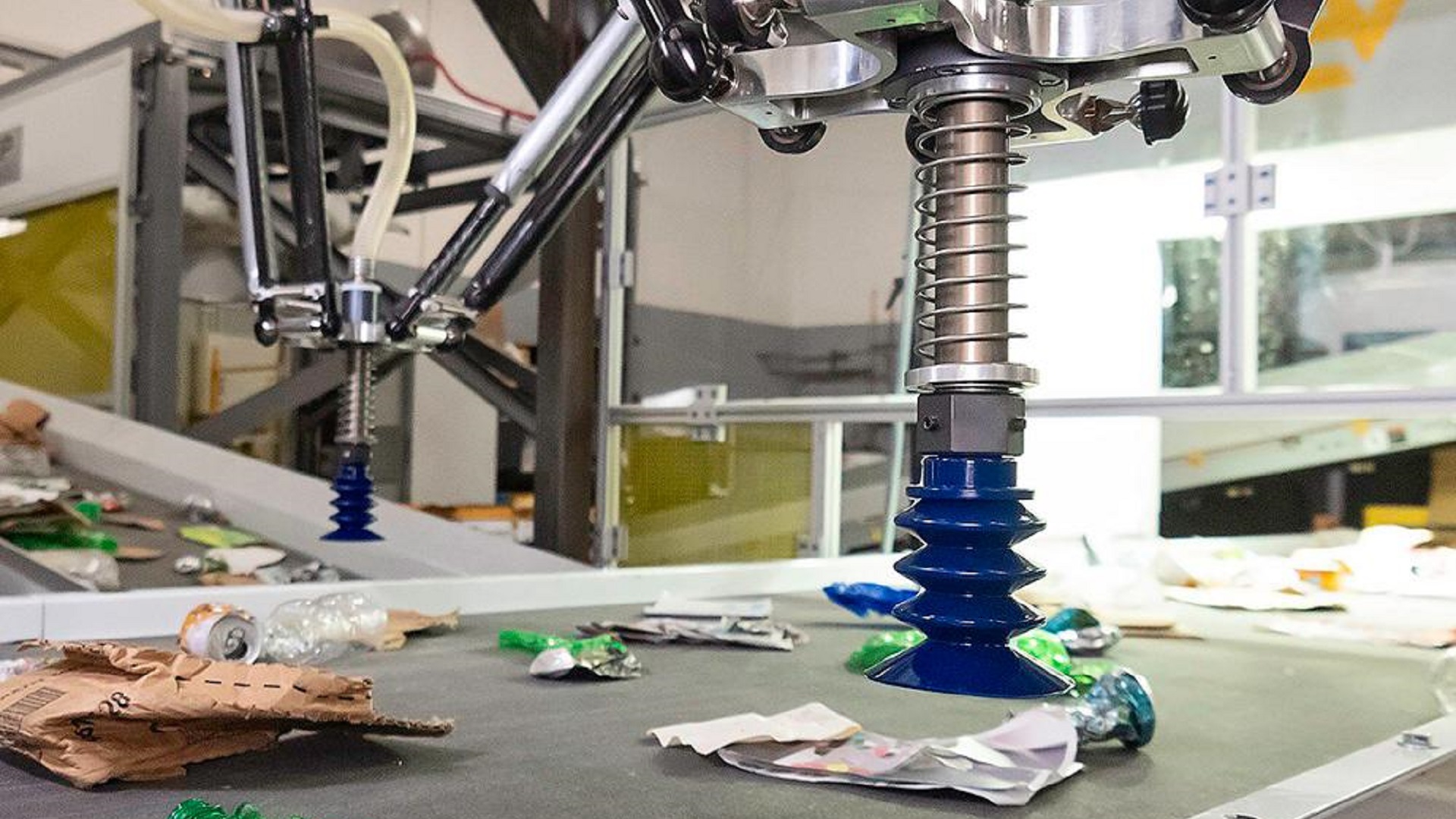 صورة بعنوان: "بيئة" تدشن مرفقاً لإعادة التدوير بالروبوتات والذكاء الاصطناعي 