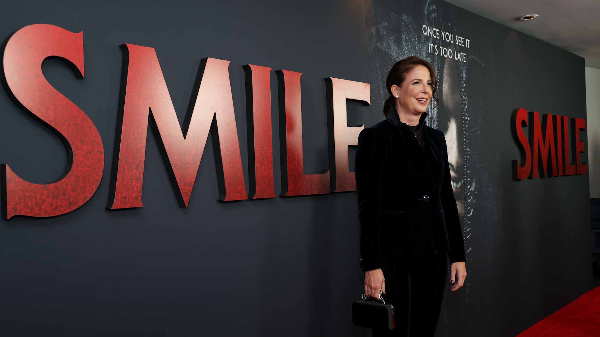 صورة بعنوان: "سمايل" يزيح فيلم "لا تقلق يا حبيبي" ويتصدر شباك السينما بأميركا  