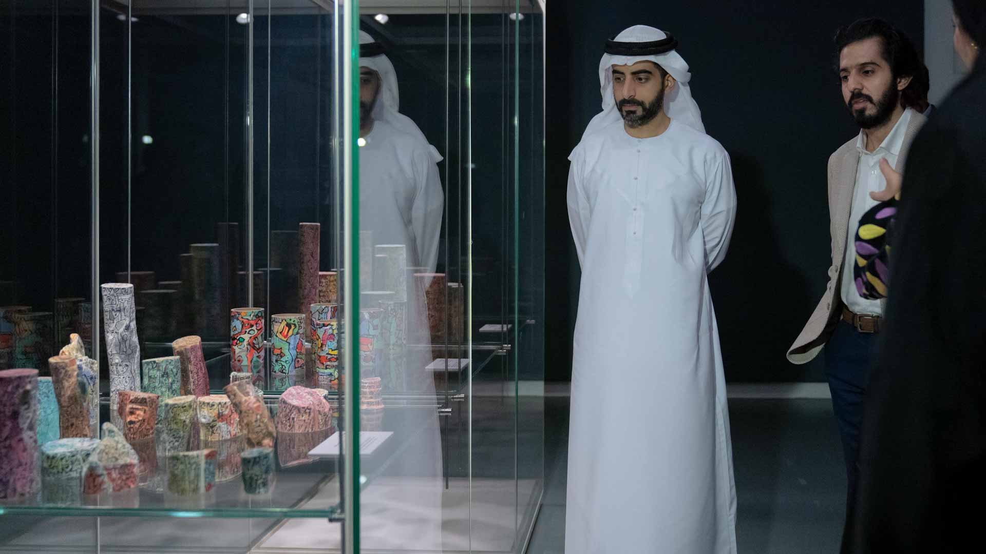 صورة بعنوان: سالم بن عبد الرحمن يفتتح سلسلة معارض علامات فارقة: إسماعيل خيّاط 