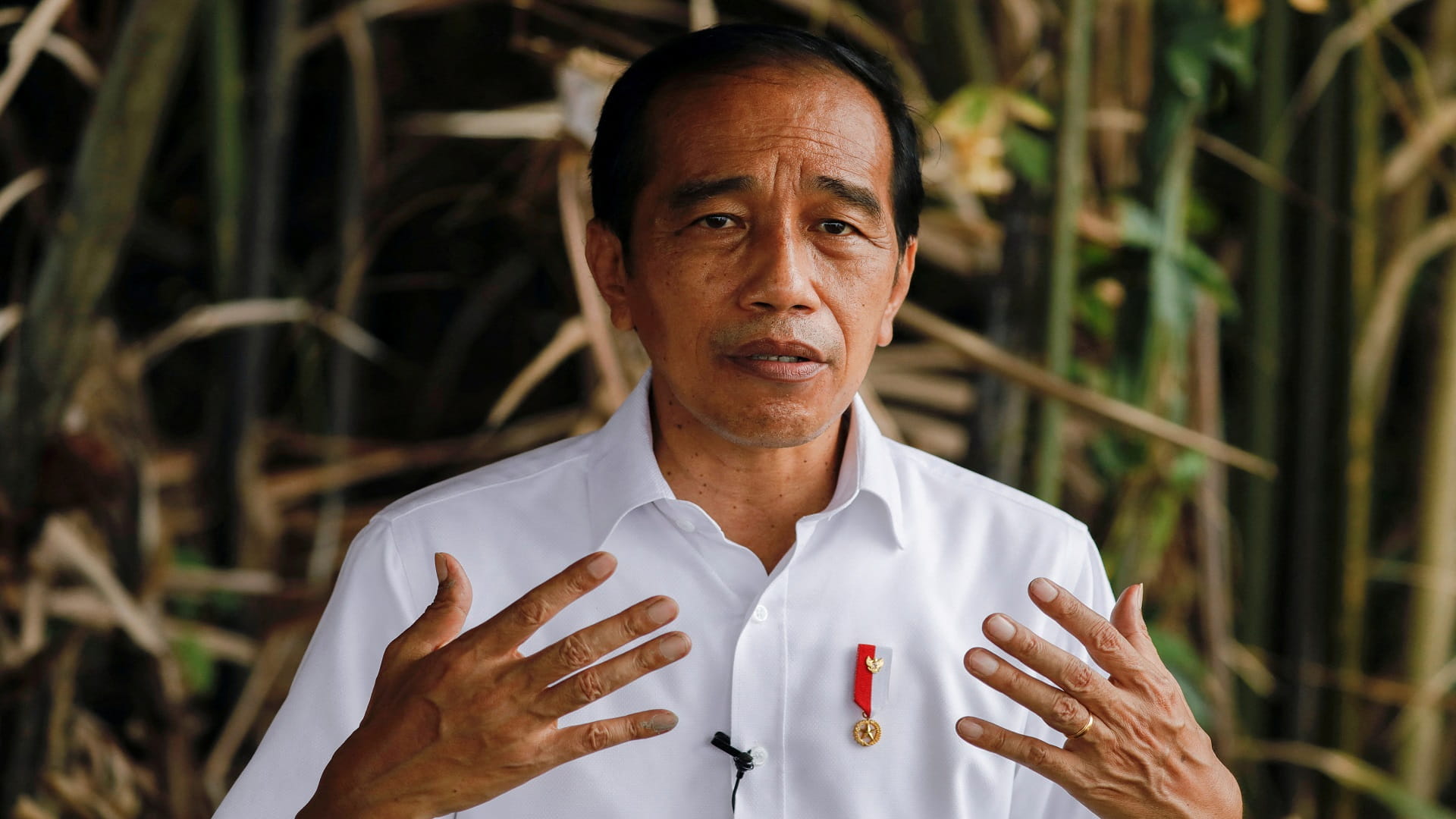 صورة بعنوان: رئيس إندونيسيا يطالب بسرعة إنهاء تحقيقات حادث التدافع 