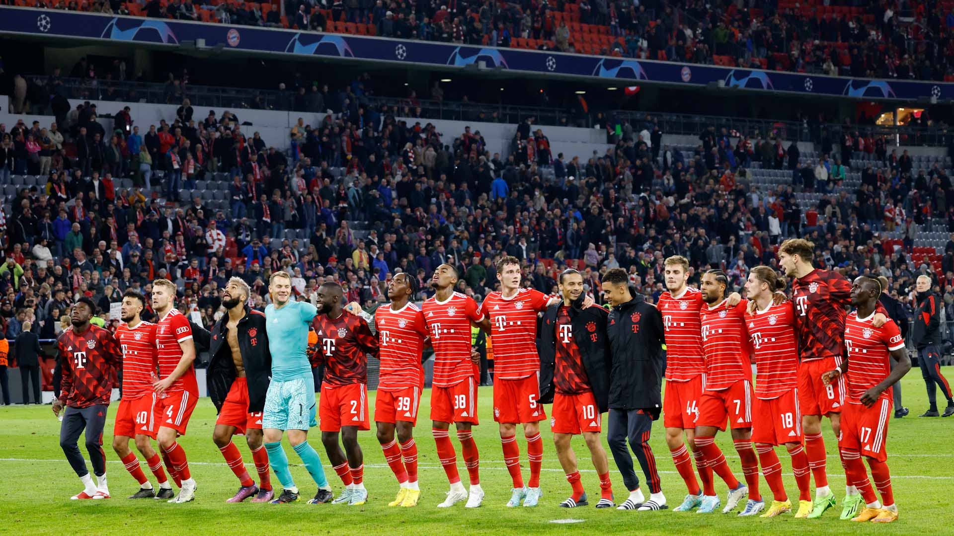 Image for the title: Bayern stroll past Viktoria Plzen 5-0 for new record 