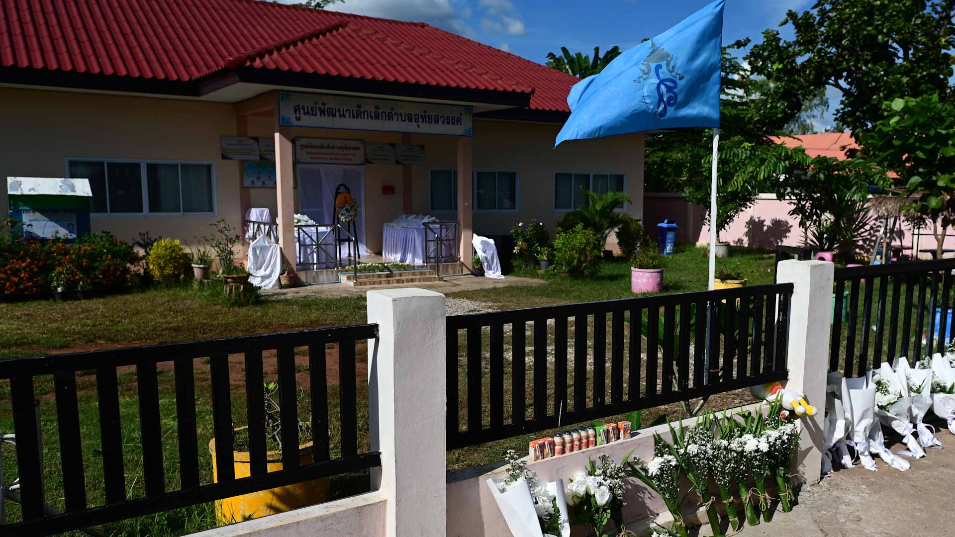 Image for the title: Families mourn Thai nursery dead ahead of king's visit