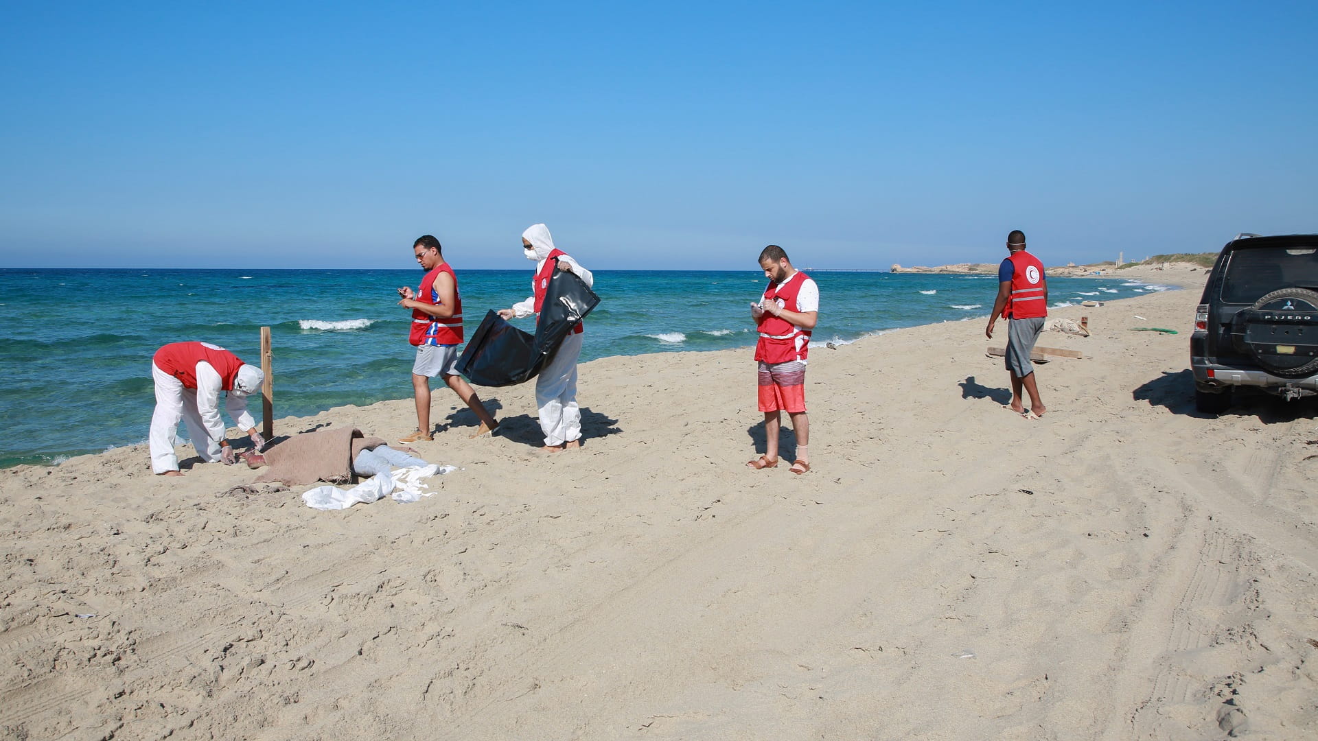 Image for the title: 15 bodies found on Libya beach 