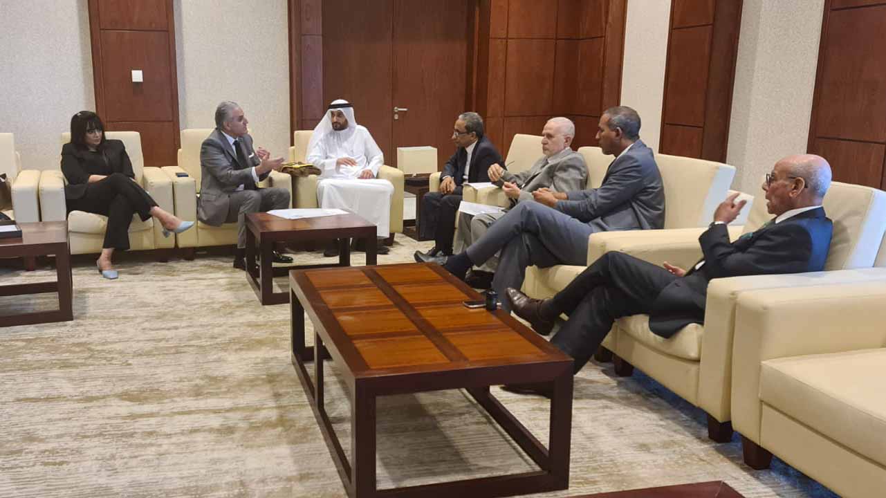 صورة بعنوان: "العربي للمعارض" يجتمع مع " الاقتصادية العربية" في إكسبو الشارقة  