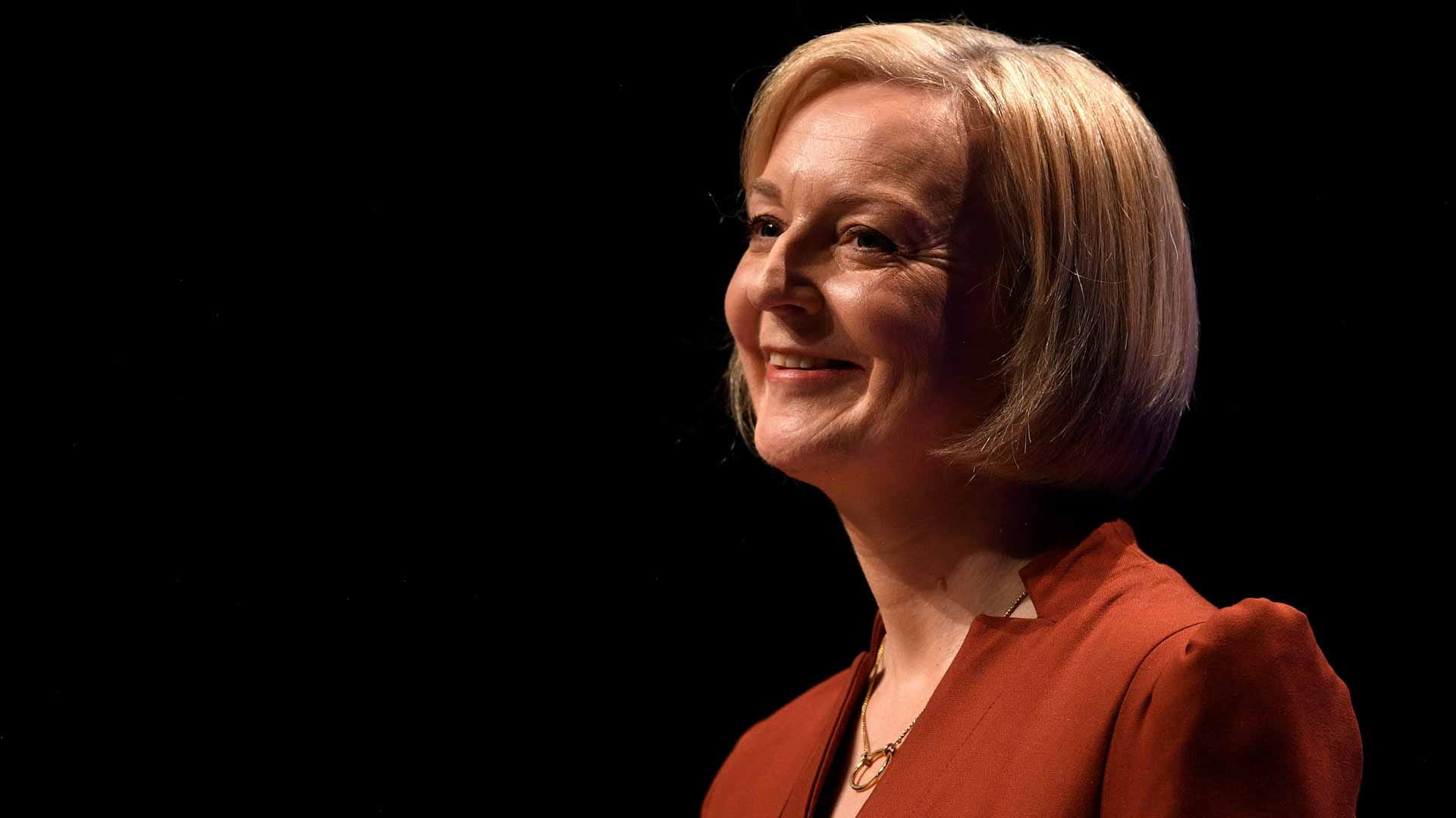 Image for the title: UK ministers urge party to back under-fire PM Truss