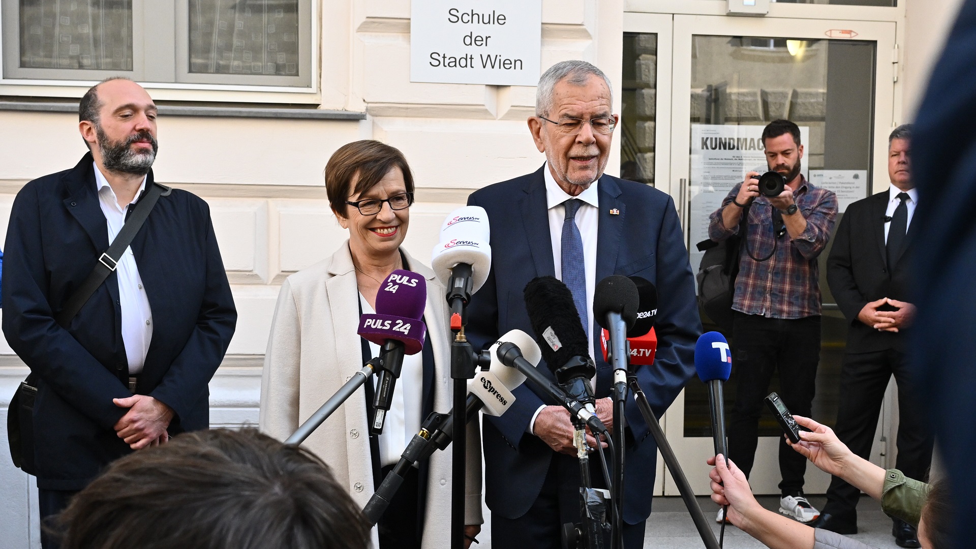 Image for the title: Austrian president re-elected on promises of stability 