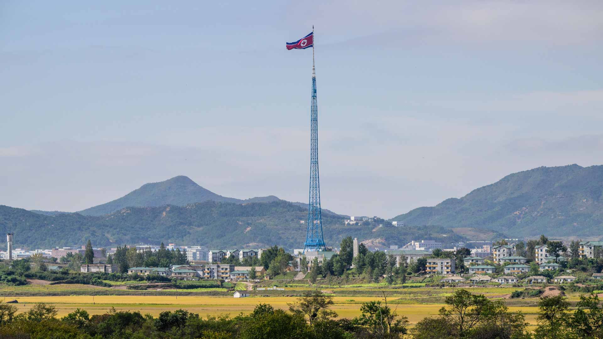 صورة بعنوان: بوتيرة متصاعدة...بيونغ يانغ تتحدى الجميع وتطلق صاروخين باليستيين 