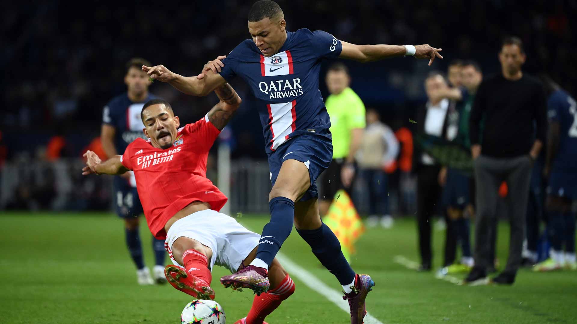 صورة بعنوان: سان جيرمان يكتفي بالتعادل أمام بنفيكا في دوري أبطال أوروبا 