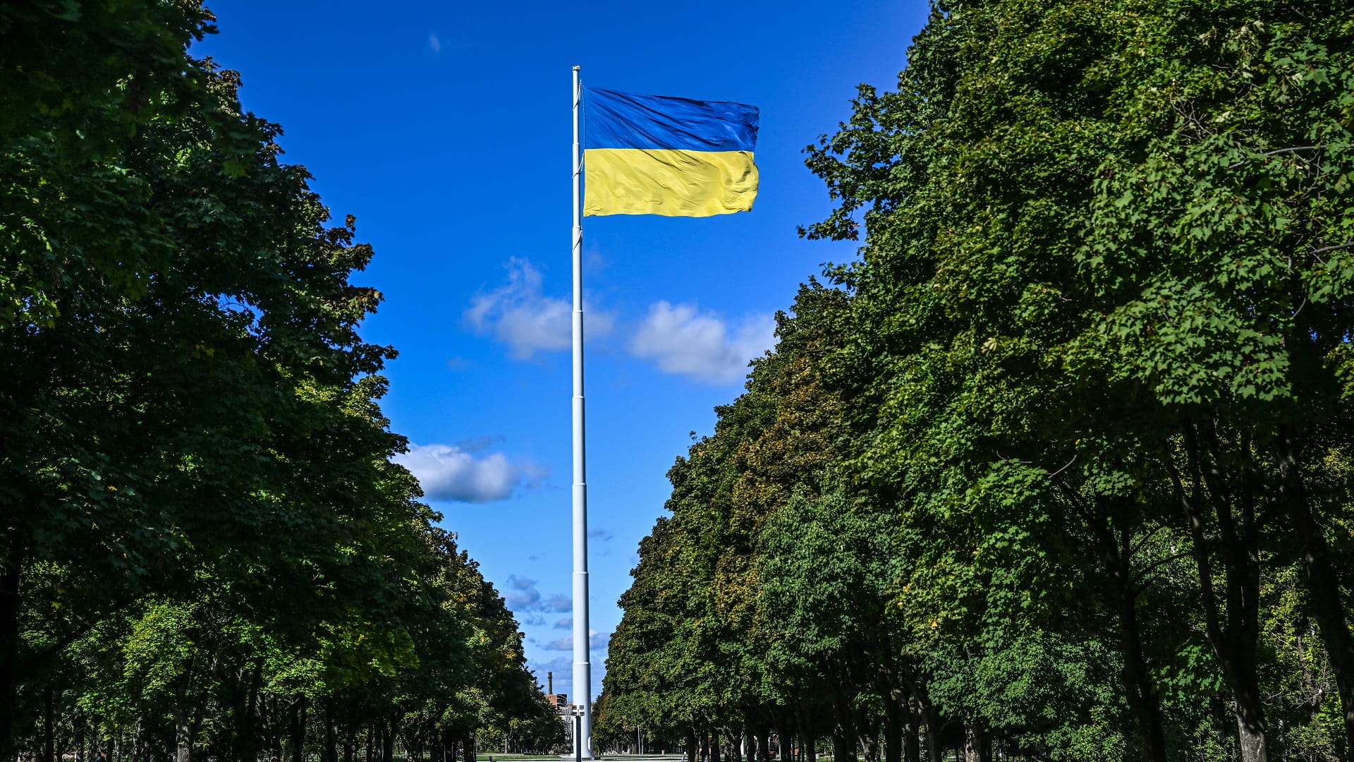 Image for the title: Russia, Ukraine exchange 40 prisoners in new swap 