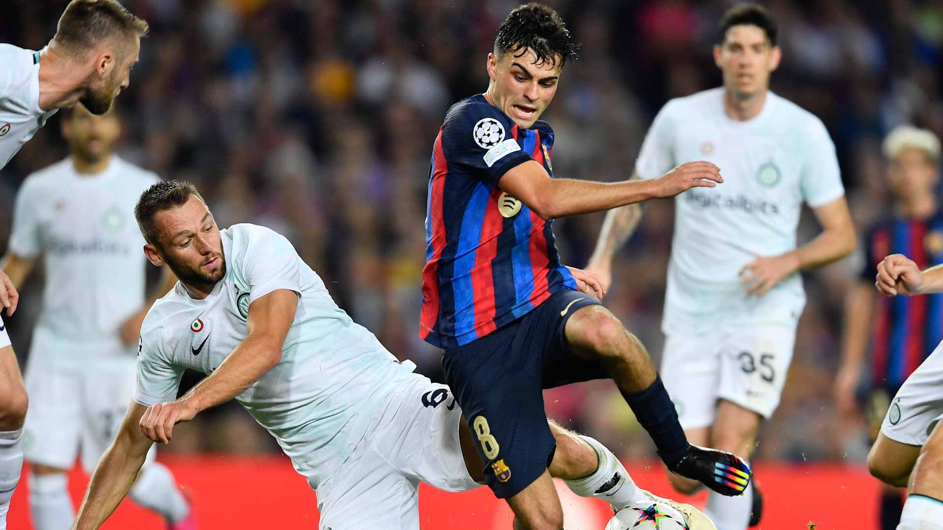 صورة بعنوان: برشلونة يبقي على آماله في التأهل لدور الـ16 في الأبطال  