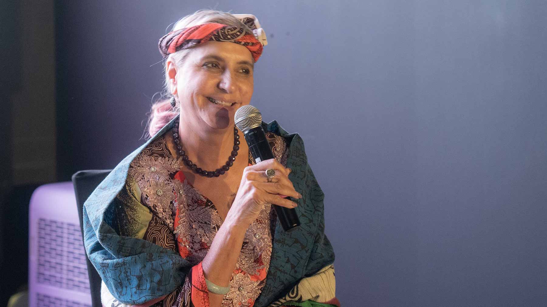 صورة بعنوان: فيردوس بولبوليا للشباب في "الشارقة السينمائي": تعمقوا في القراءة  