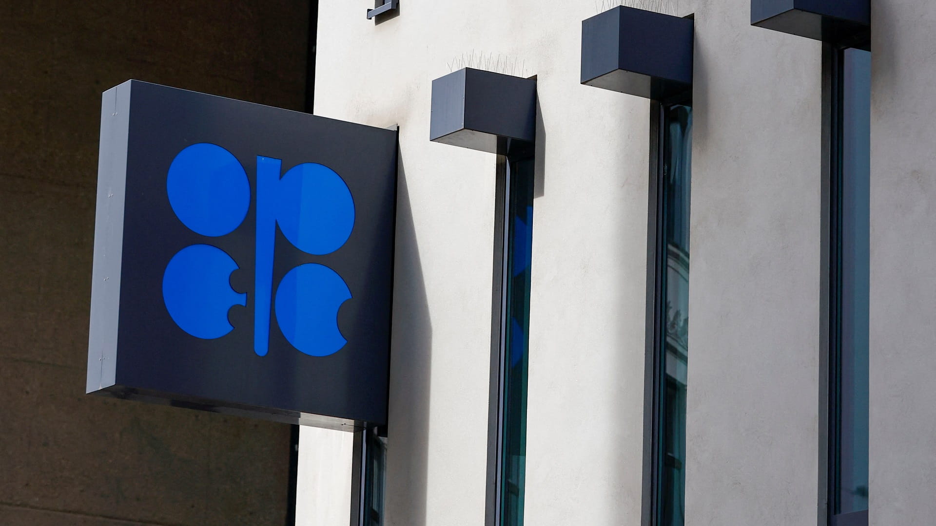 صورة بعنوان: أمين عام منظمة أوابك: قرار "أوبك+" بخفض الإنتاج صائب 