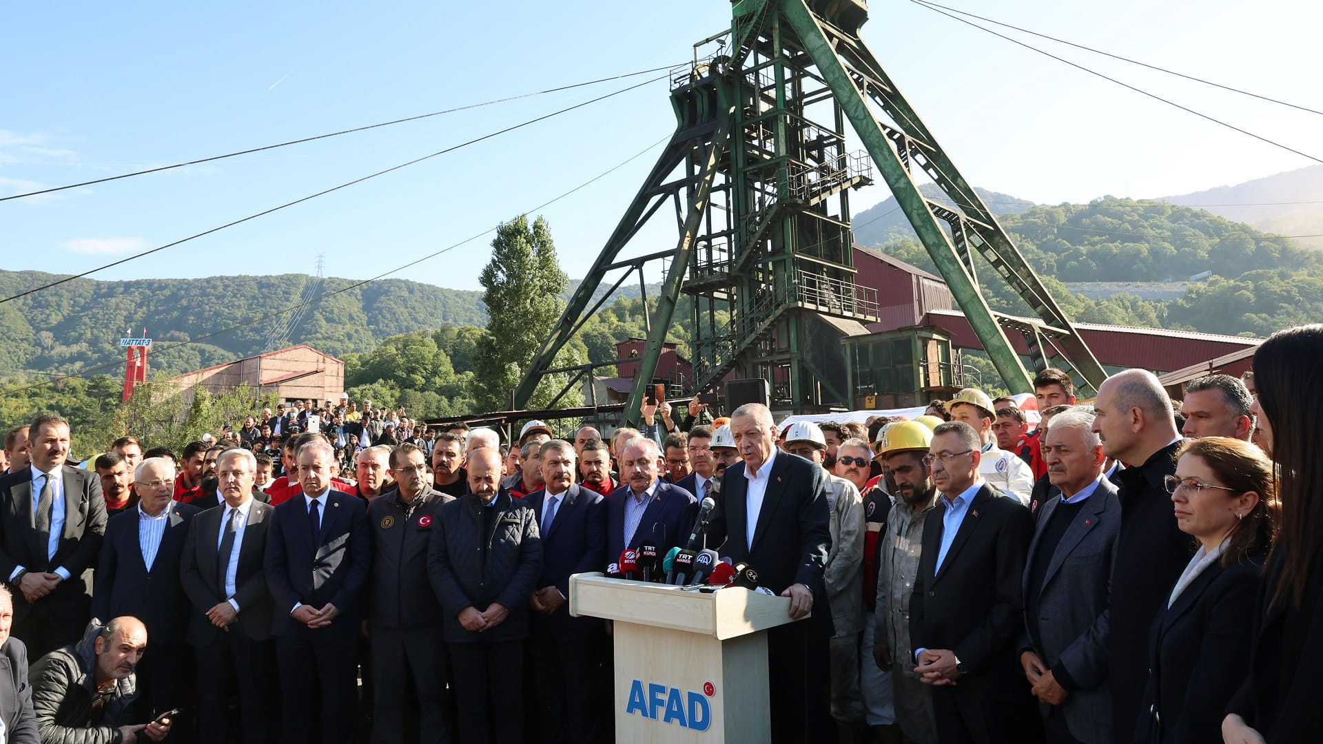 صورة بعنوان: الرئيس التركي يعلن ارتفاع حصيلة ضحايا انفجار المنجم إلى 41 قتيلاً 